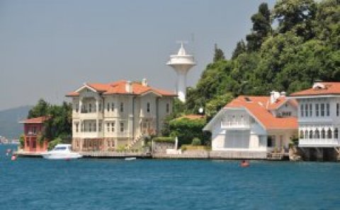 Azərbaycanlı oliqarxlar Bosfor sahillərində tarixi villalar alır