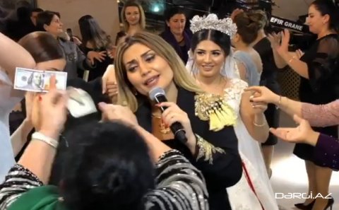 Şəbnəm Tovuzlu azərbaycanlı biznesmenin toyunda oxudu – Şabaş dollarla verildi ( Video)