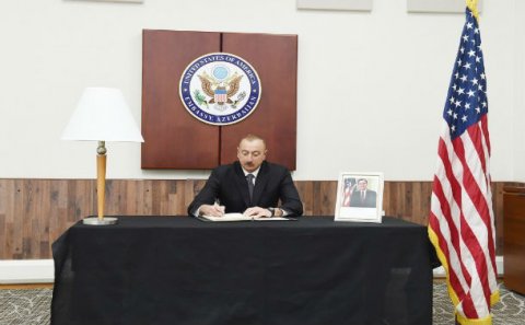 İlham Əliyev ABŞ səfirliyində - Foto