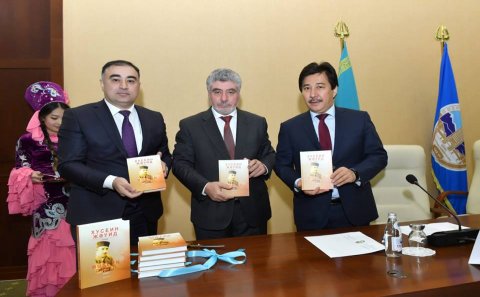 HÜSEYN CAVİDİN ŞEİRLƏR KİTABI QAZAX DİLİNƏ TƏRCÜMƏ OLUNUB