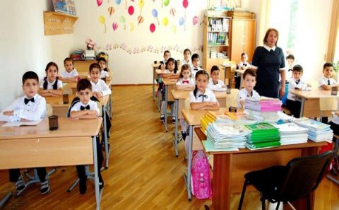 Nazir I siniflərlə bağlı ƏMR imzaladı