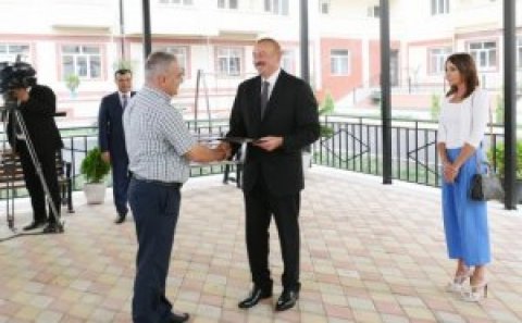 “Bu vətəndaşlara mənzil hədiyyə etmək bizim borcumuzdur...”