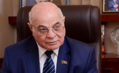 “Kurikulum” sözünü deyəndə az qalır ağzımız əyilsin” – Deputat