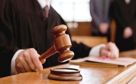 Bakı məhkəməsində hakimin ildırımsürətli qərarı: 12 milyonluq işə cəmi 4 dəqiqə?