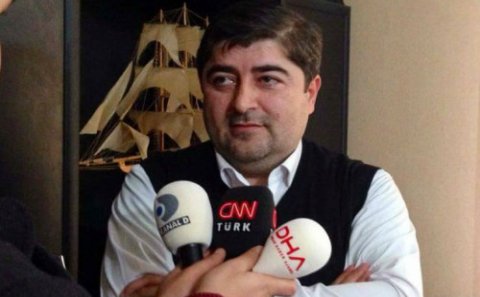 Baş redaktor insult keçirdi - 2 gündür, komadadır