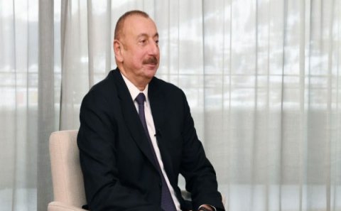 İlham Əliyev daha bir aktyora mənzil bağışladı