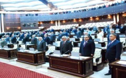 BU DEPUTATLAR HƏM DƏ QRANT ALIRMIŞ - “7 minə görə qanunları pozmağa dəyərmi?”