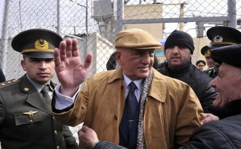 Əli İnsanov oğlunun başına ağacla ZƏRBƏ ENDİRİB? - Türməyə 10 dəqiqə yubanmağa görə 