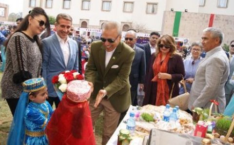 Pakistan lideri Azərbaycan pavilyonuna gəldi