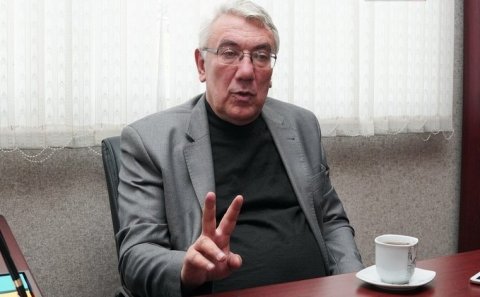 “ƏSLİNDƏ İNSANOVA DEYİL, PREZİDENTƏ MESAJ GÖNDƏRİRLƏR Kİ…” – Eldar Namazovdan maraqlı açıqlamalar