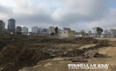 “Təzəpir” məscidi ətrafında tarixi abidə tapıldı - Fotolar