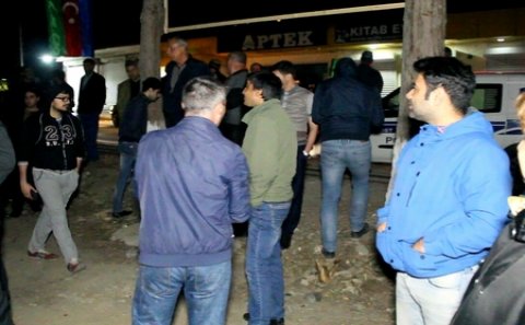 Yaşıllıq cəlladları Məhəmməd Hadi küçəsində sakinləri hədələdi: gecəyarı naməlum zəng... - Fotolar
