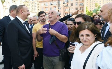 Prezident Ramiz Novruzla görüşdü: 