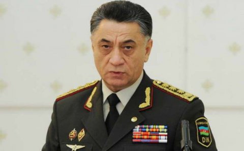 Ramil Usubov şou-biznes adamları ilə fotosu yayılan rəisi işdən çıxardı - FOTO
