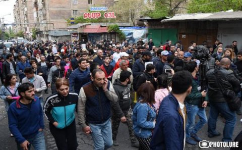 Uğursuzluq ardınca uğursuzluq - Ermənistanda nə baş verir?