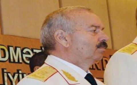 Sumqayıt Gömrük İdarəsinin rəisi dövləti belə talayır - Vəzir Həsənov və oğlu Çexiyaya milyonlar çıxardıb