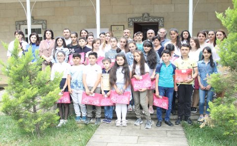 Gənclərə narkomaniyadan uzaq olmaq üçün rəsm sərgisi