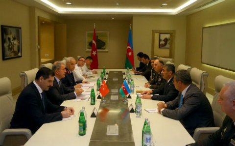 Azərbaycan və Türkiyə Müdafiə nazirlərinin görüşü keçirilib