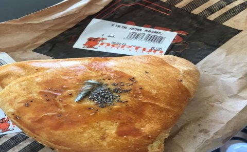 Məşhur supermarketdən alınan bulkadan şurup çıxıb – FOTO