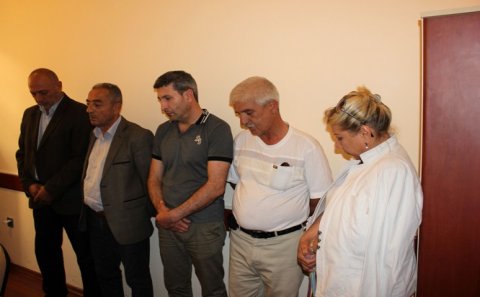Brilliant daş-qaşı 163 min manata satmaq istəyən dəstə üzvləri tutulub – Fotolar