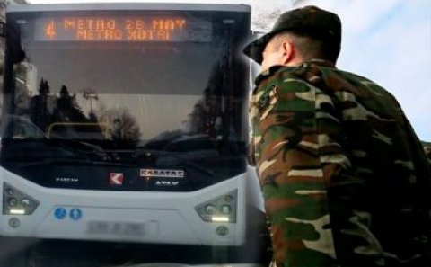 Bakıda avtobus sürücüsü əsgəri təhqir etdi: “Çəpişə oxşayırsan” – Foto