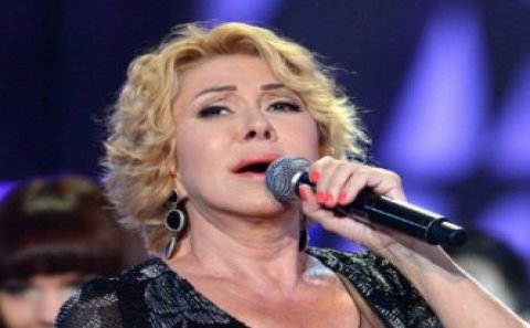 Məşhur müğənni Bakıda erməni dilində mahnı oxudu – VİDEO