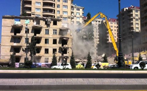 Bakının mərkəzində 130 yaşlı bina plana düşdü - sakinlər köçürüləcək
