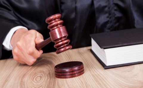 Rüşvətə görə tutulan gömrük əməkdaşının məhkəməsinin vaxtı məlum olub