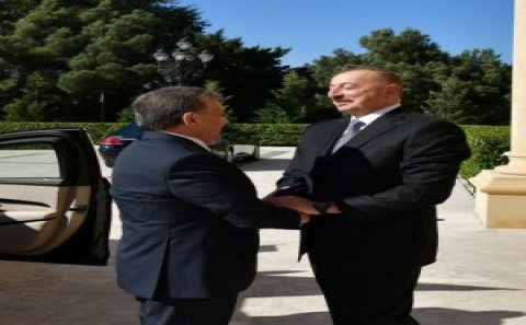 İlham Əliyev Özbəkistan Prezidenti ilə görüşdü