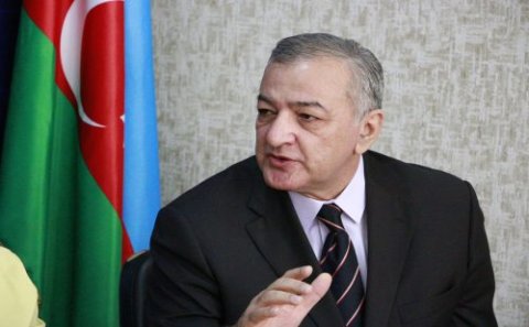 Yaşı qədər Adam təyinli İnsan - İlham İsmayıl