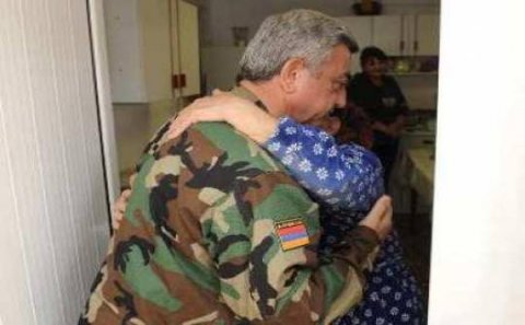 Sərkisyanın Azərbaycandan başqa  heç harda evi yoxdur?..-Fərasətsiz imiş...