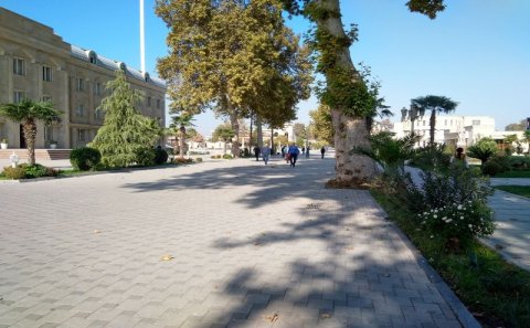 İcra Hakimiyyəti binalarının qarşısındakı yollar niyə bağlıdır? – “Rayon əhalisinə acıq verirlər”