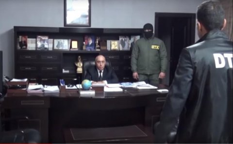 DTX icra başçısını öz otağında belə həbs etdi - Video