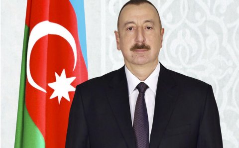 Prezident İlham Əliyevi təbrik edirlər 