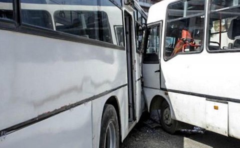 Bakıda sərnişin avtobusları toqquşdu