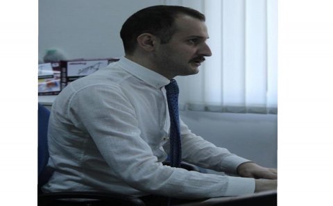             Xatirələrimin yağışa düşməsini istəmirəm 