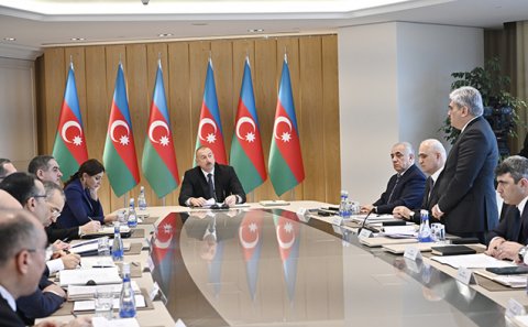 “Mən sadə sual verirəm, sən başlayırsan leksiya oxumağa” - Video
