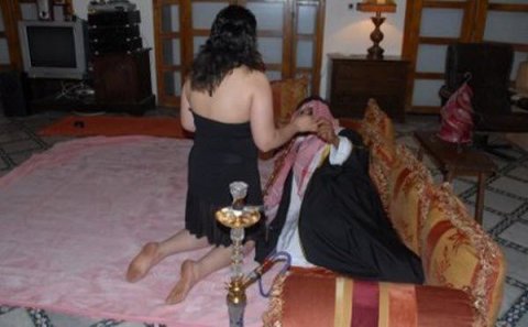 Bakıda qızlar ərəblərə həyatlarının şokunu yaşatdı