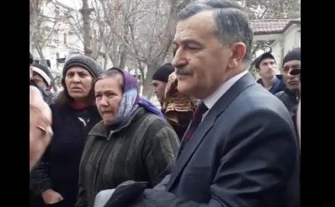 Restoran tikdin, bina tikdin, ferma tikdin...- YAP-çı deputat Aydın Mirzəzadəyə etiraz +VİDEO