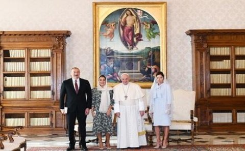 İlham Əliyev Papa ilə görüşdü - Foto