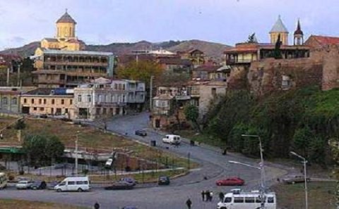 Qonşuda azərbaycandilli məktəb bağlandı, narazılıq yarandı