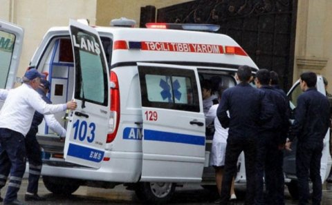 Şəmkirdə iki minik maşını toqquşub, xəsarət alan var