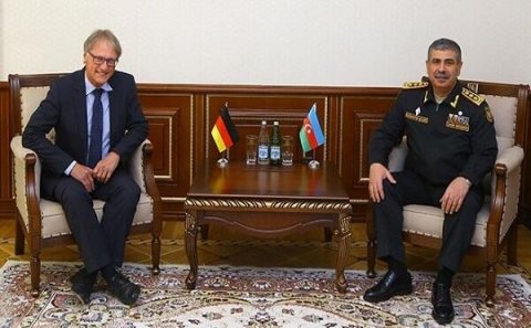 Zakir Həsənov Almaniya səfiri ilə görüşdü