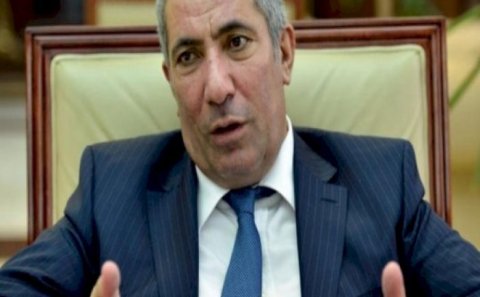 Siyavuş Novruzov qaçqınları aşağıladı – İqtisadçı alim deputatı üzr istəməyə çağırdı