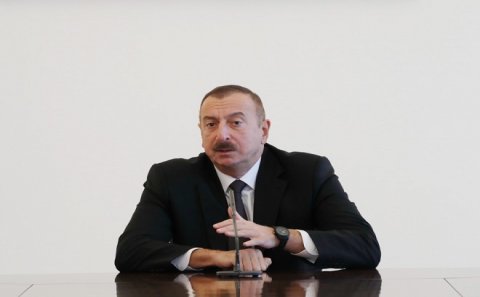Prezident beşinci kolondan danışdı: 