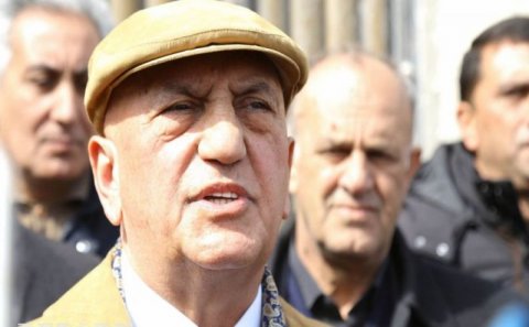 Komissiya sədri olmaq istəyən Əli İnsanova YAP-dan “Evdə qal” çağırışı