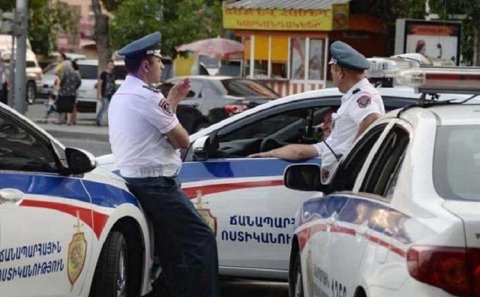 Ermənistanda polisə hücum: yaralılar var