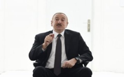 İlham Əliyev Vilyam Hacıyevin otağından çıxan kartlardan danışdı