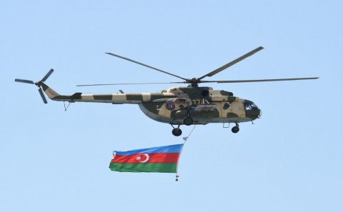 Azərbaycan əsgəriyik, bu ada qurban! 