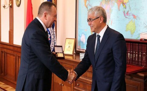 Lukaşenkodan fərman: Azərbaycanlı iş adamı “Şərəf” ordeni ilə təltif edildi